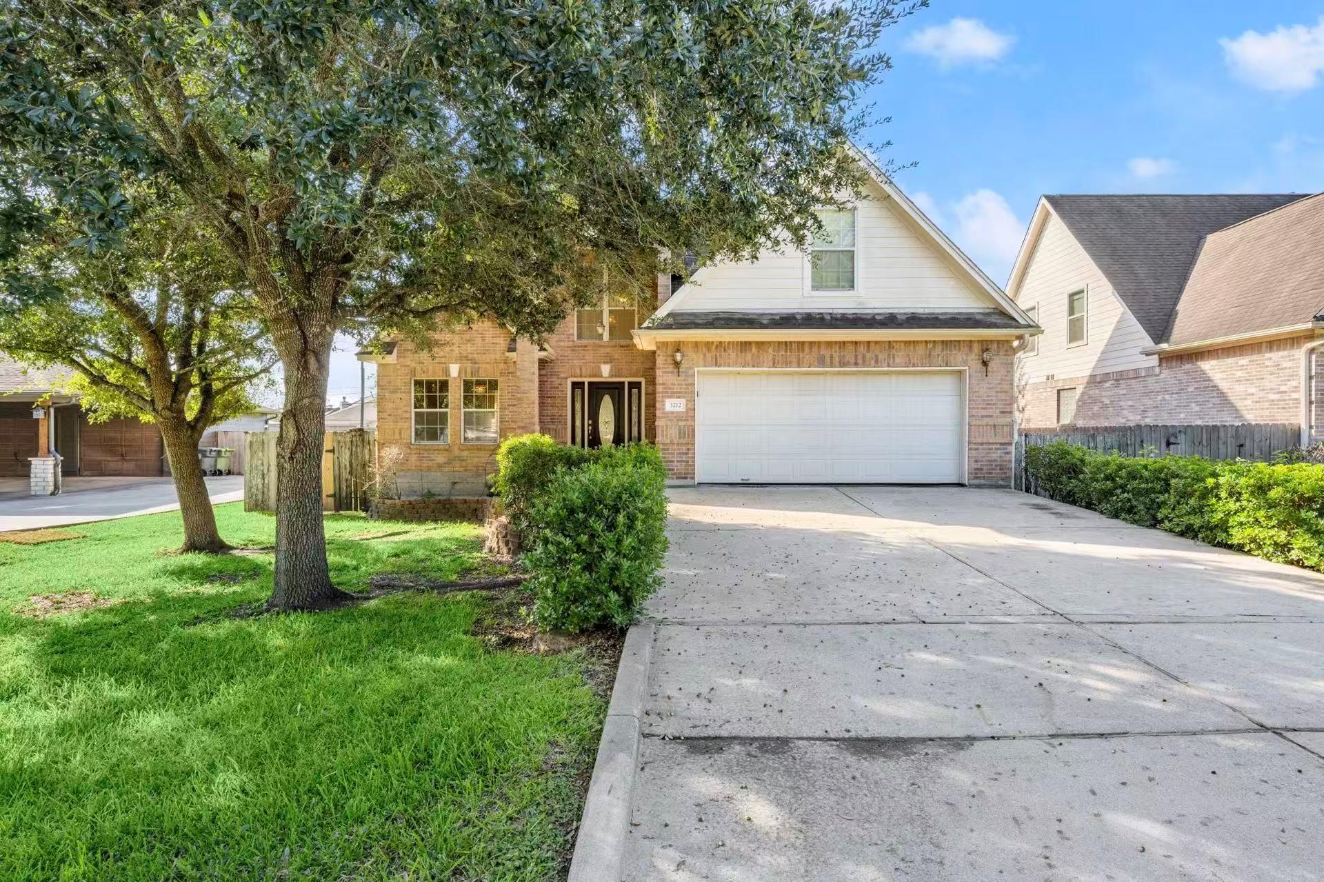 3212 Glastonbury Drive