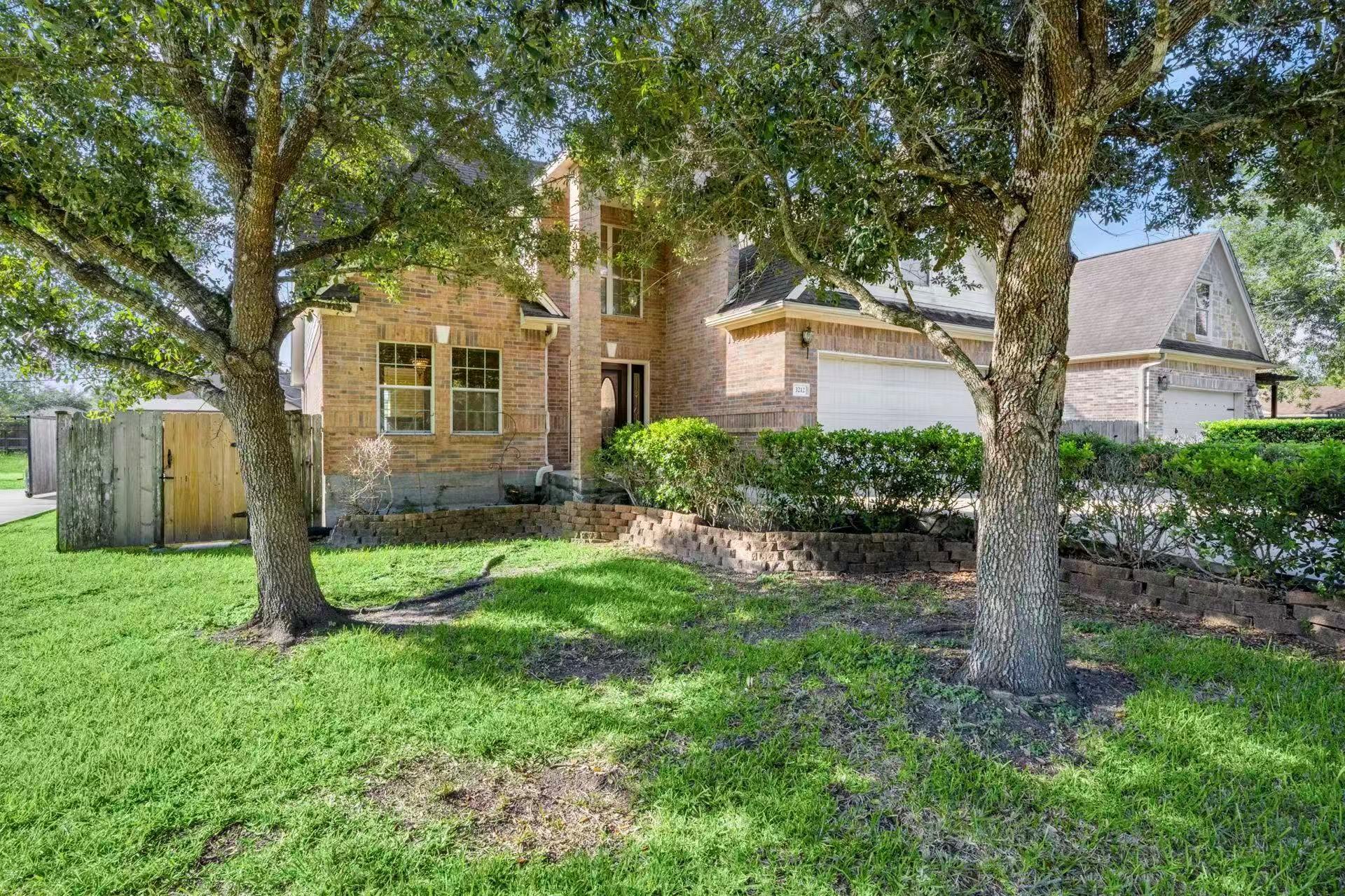 3212 Glastonbury Drive