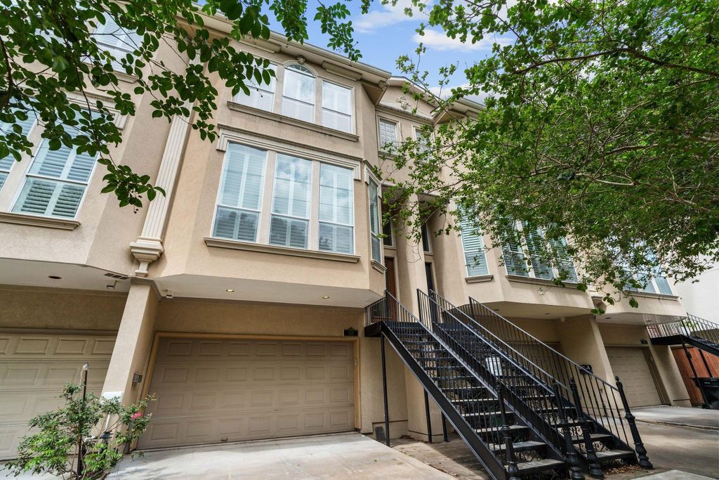 Photo of 1824 Vermont Street, Houston, TX 77006 (MLS # 17391044)