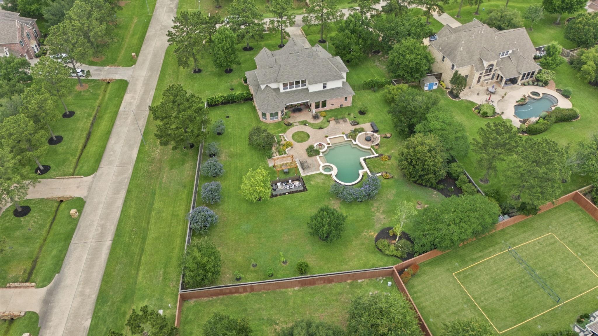 15 White Meadow Court