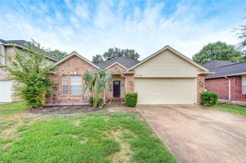 Photo of 2915 Blue Mist Drive, Sugar Land, TX 77498 (MLS # 23042931)