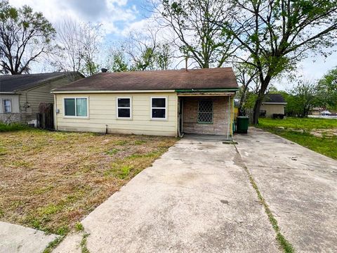 Photo of 6816 England Street, Houston, TX 77021 (MLS # 84768774)