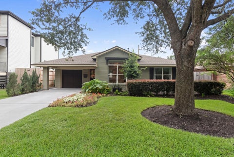 Photo of 2210 Chantilly Lane, Houston, TX 77018 (MLS # 76406162)