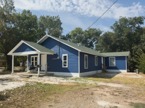 Photo of 711 Jefferson Street, Teague, TX 75860 (MLS # 97151169)