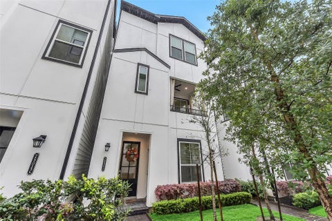 Photo of 2804 Grand Fountains Drive #D, Houston, TX 77054 (MLS # 12092092)