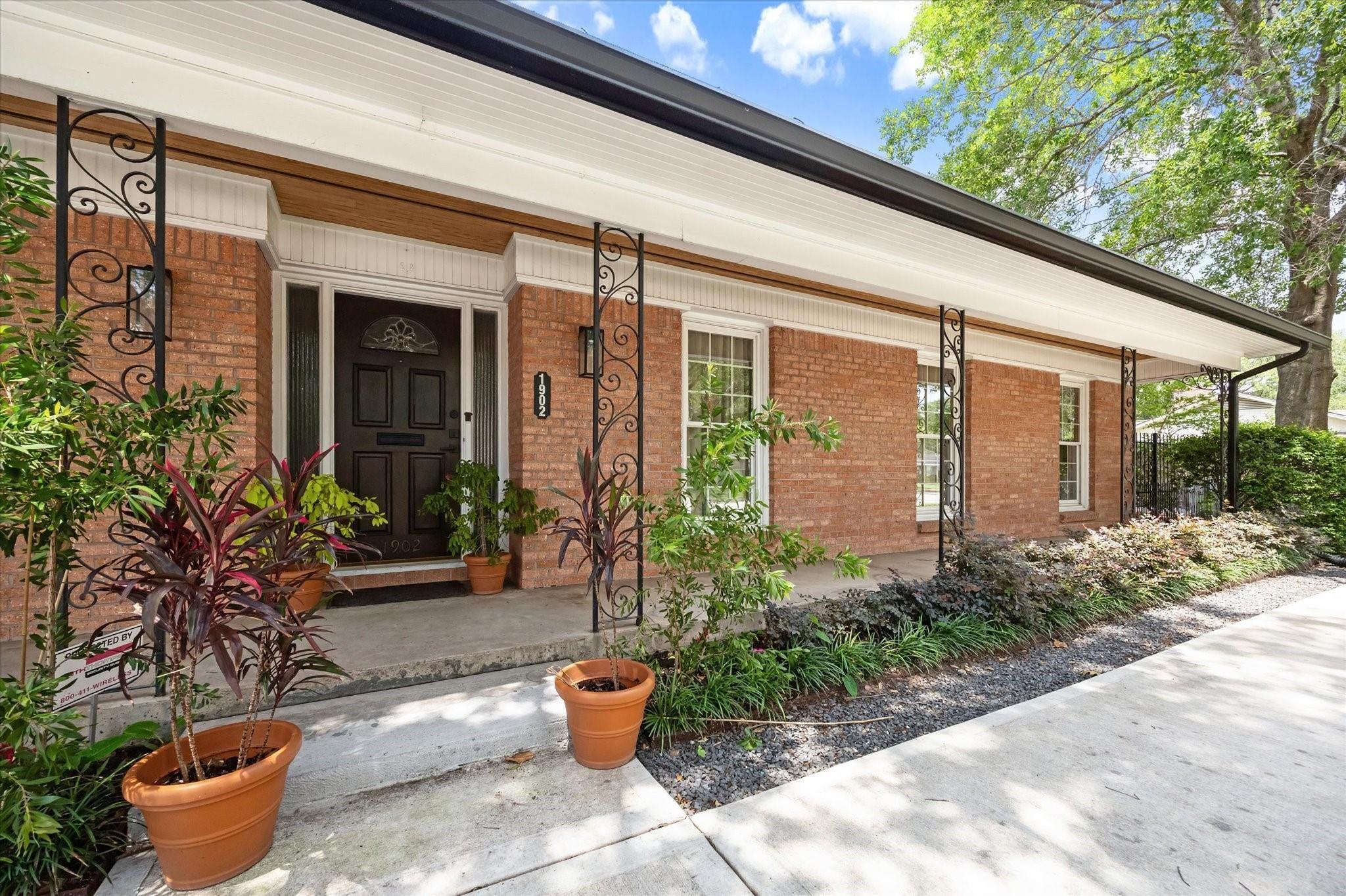 1902 Chimney Rock Road