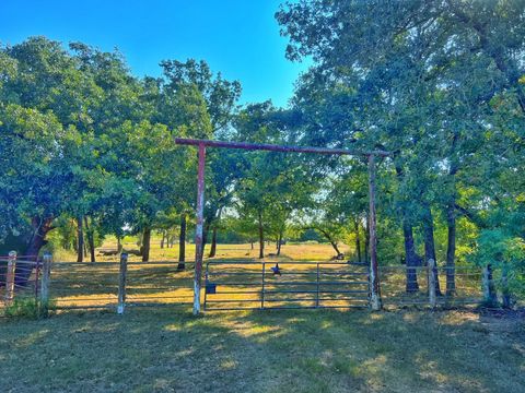 Photo of 5403 Dry Creek, Calvert, TX 77837 (MLS # 69314696)