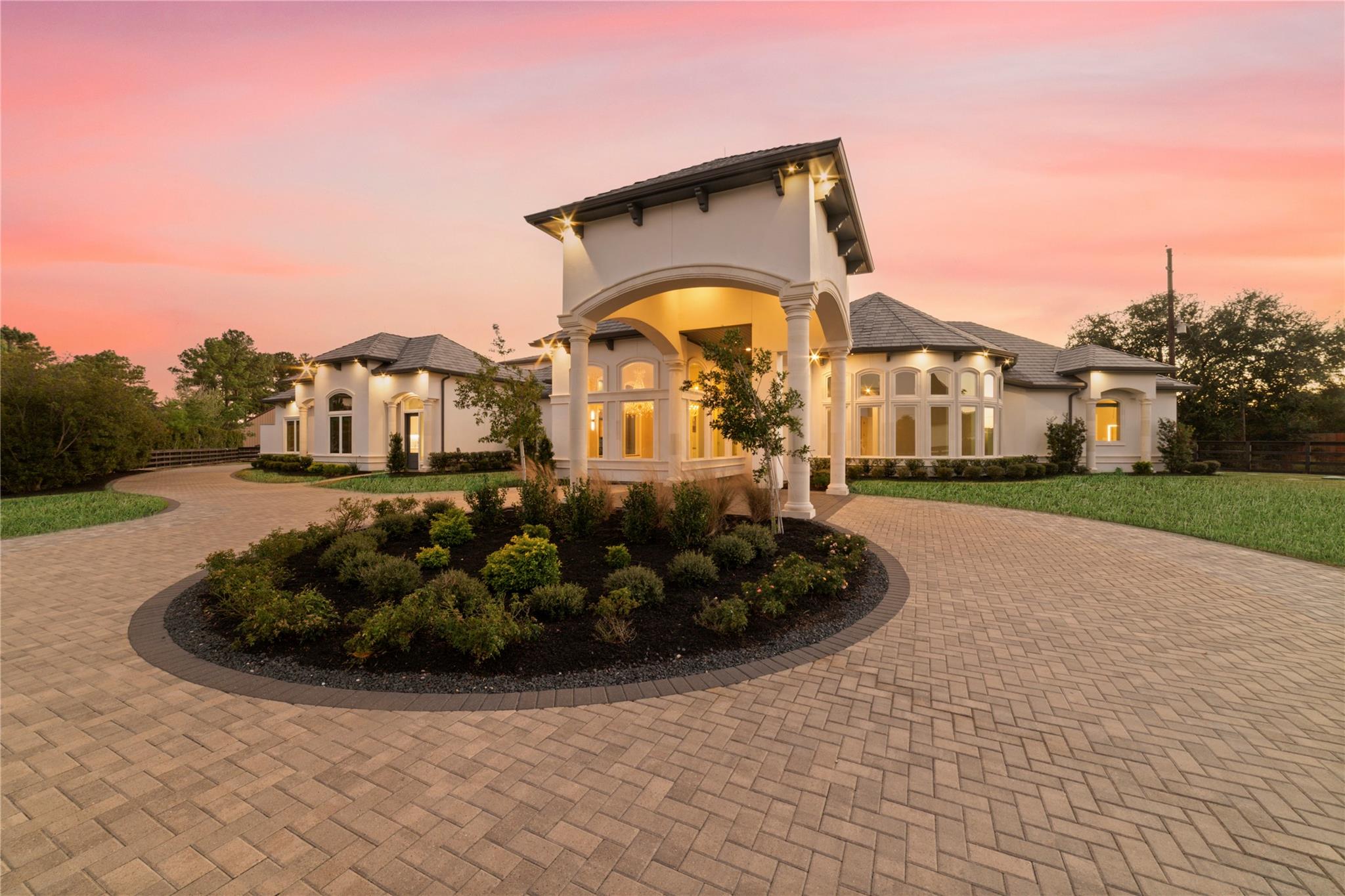 2 Little Sorrell Court