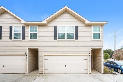 Photo of 570 Solomon Ln, Brookshire, TX 77423 (MLS # 25468967) Photo of 570 Solomon Ln, Brookshire, TX 77423 (MLS # 25468967)