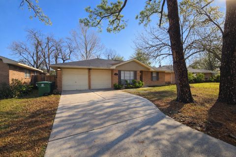 Photo of 7306 Troulon Drive, Houston, TX 77074 (MLS # 30925872)