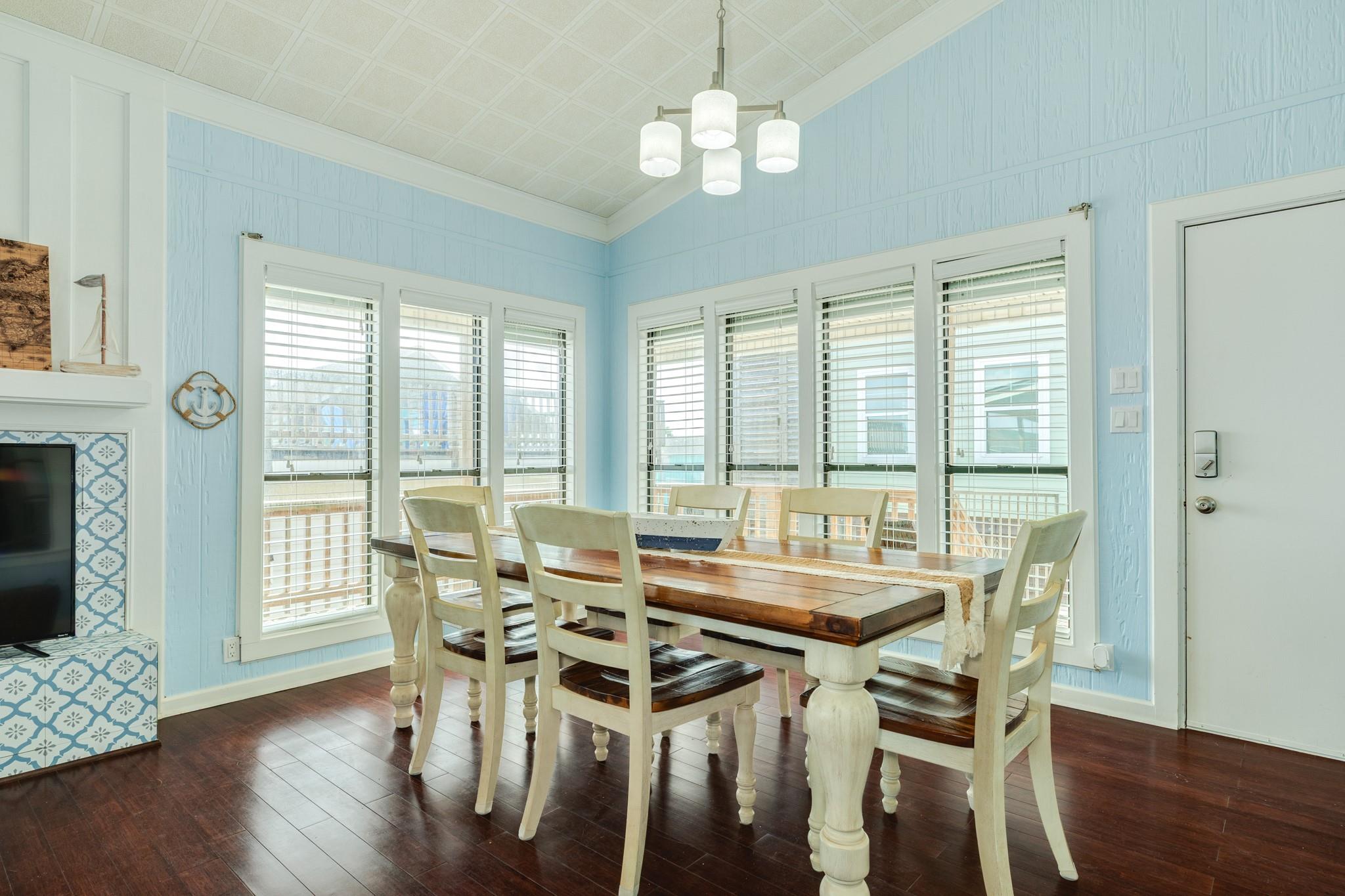 333 Schooner Drive