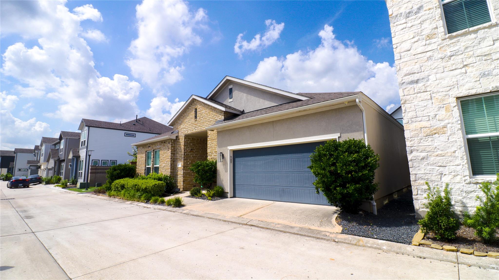 3203 Millwork St Street