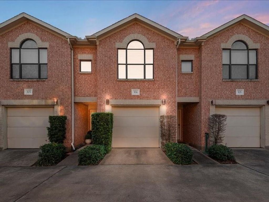 Photo of 5941 South Loop E #504, Houston, TX 77033 (MLS # 51534343)