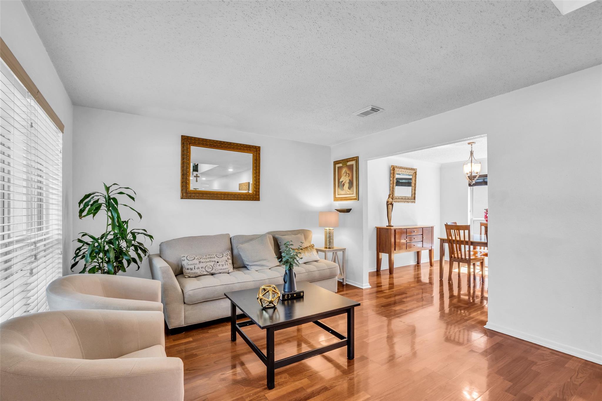 15 E Stony Bridge Circle