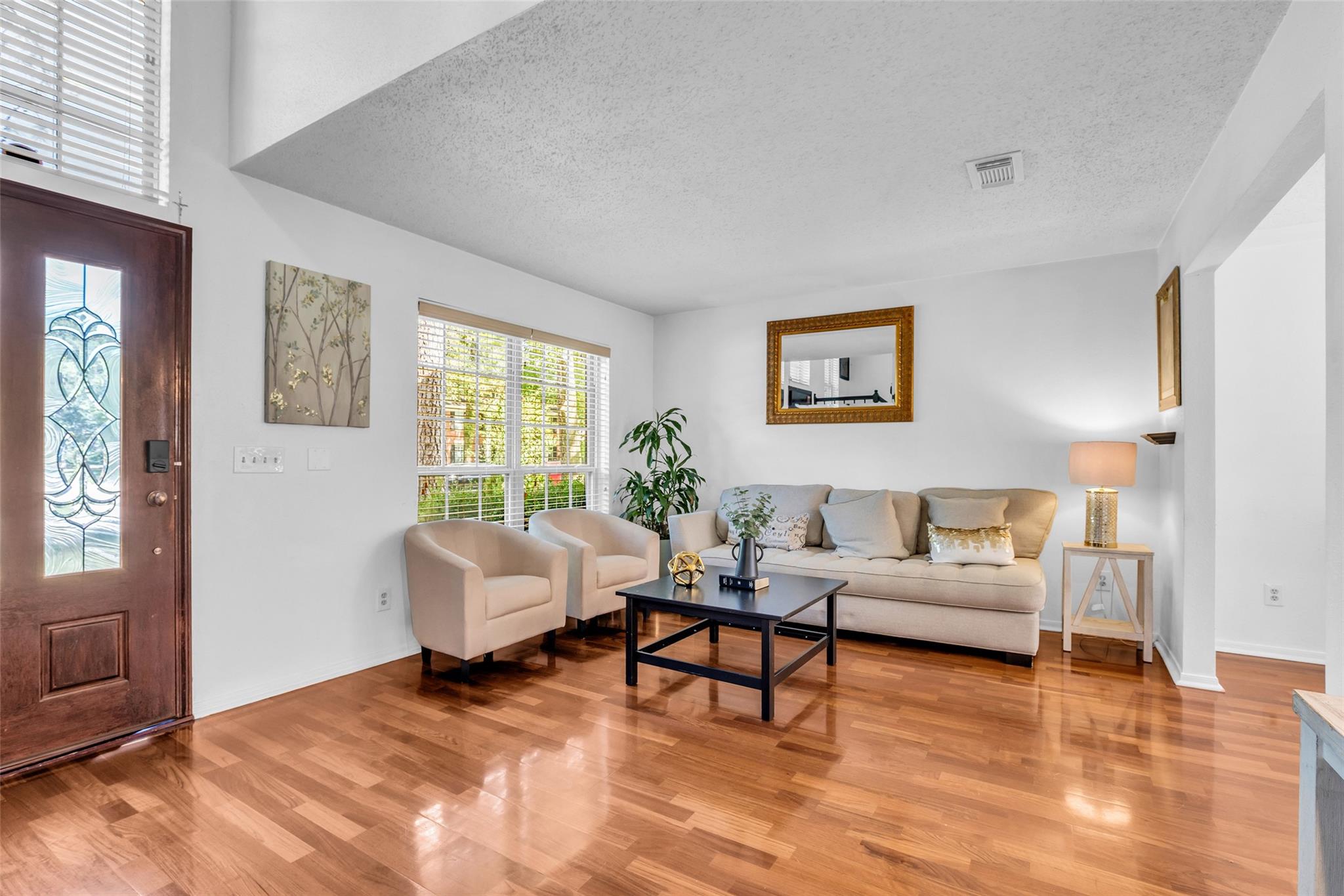 15 E Stony Bridge Circle