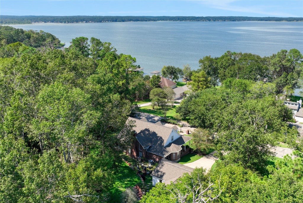 Photo of 220 Lake Oaks Boulevard, Coldspring, TX 77331 (MLS # 18332030)