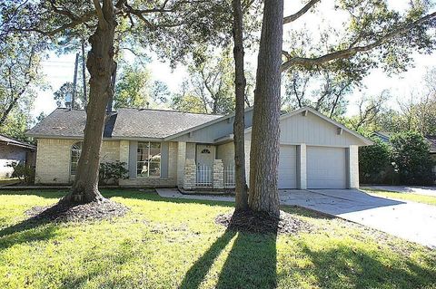 Photo of 2618 Tinechester Drive, Houston, TX 77339 (MLS # 82865069)