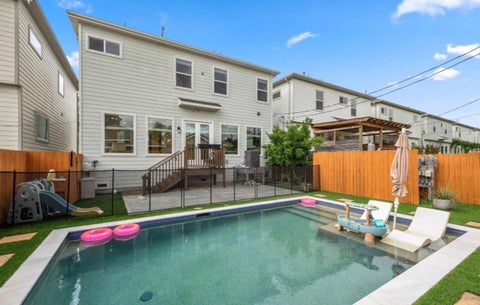 Photo of 406 Yale Oaks Lane, Houston, TX 77091 (MLS # 61375788)