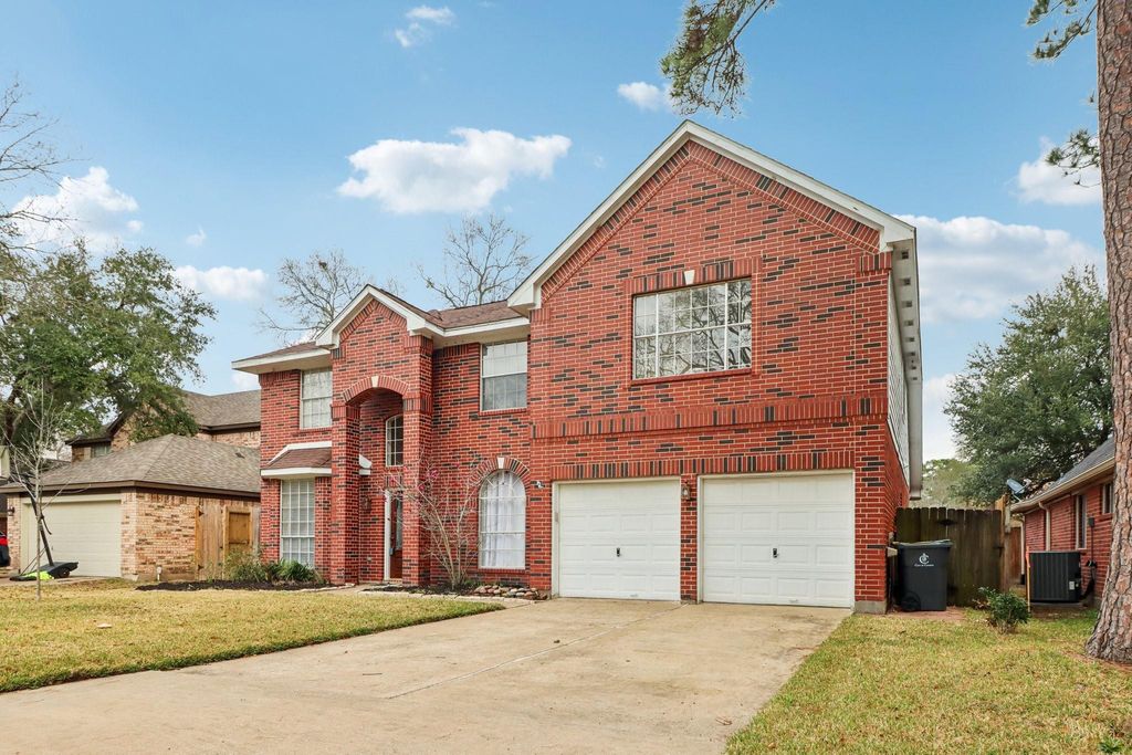 Photo of 24 Dover Drive, Conroe, TX 77304 (MLS # 40323008)