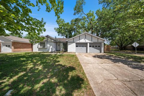 Photo of 16302 Summer Wind Drive Dr, Houston, TX 77090 (MLS # 60015109)