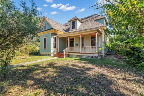 Photo of 844 Cortlandt Street, Houston, TX 77007 (MLS # 40459140)