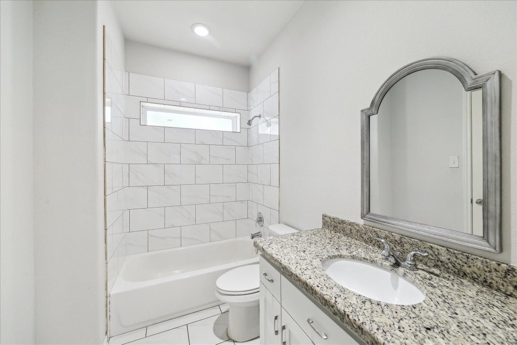 Photo of 7047 Avenue E #B, Houston, TX 77011 (MLS # 88243062)