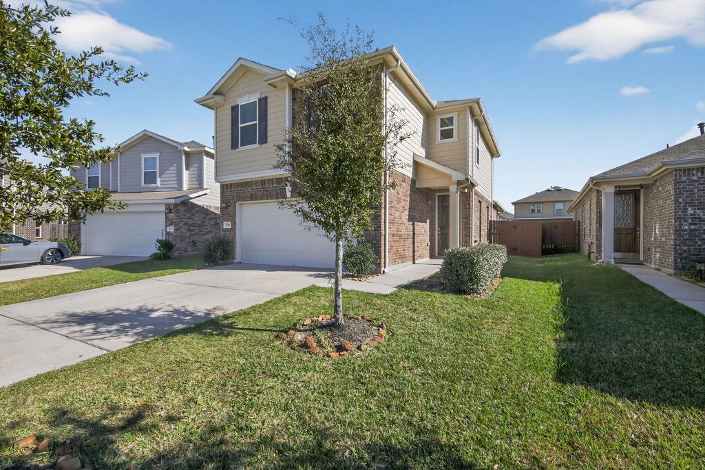 Photo of 15618 Cliffside Arbor Lane, Houston, TX 77044 (MLS # 62984284)