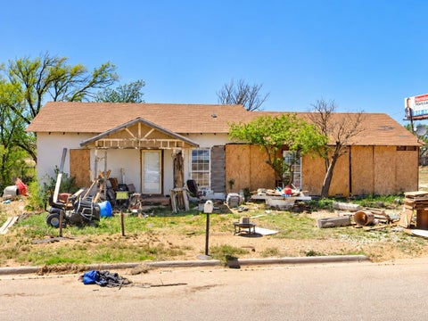 Photo of 201 Avenue A, Abernathy, TX 79311 (MLS # 2514901)