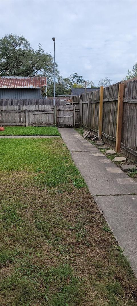 Photo of 502 Sammon Drive, Humble, TX 77338 (MLS # 9994783)