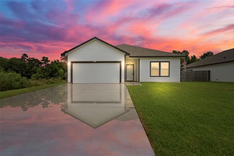 Photo of 2017 County Road 3550, Cleveland, TX 77327 (MLS # 86926047)