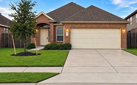 Homes For Sale - 18322 Tacoma Ridge Drive<br/> Tomball, TX 77377