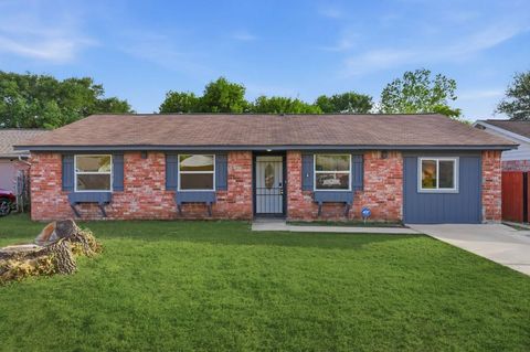 Photo of 5207 Ridgeton Drive, Houston, TX 77053 (MLS # 8913869)