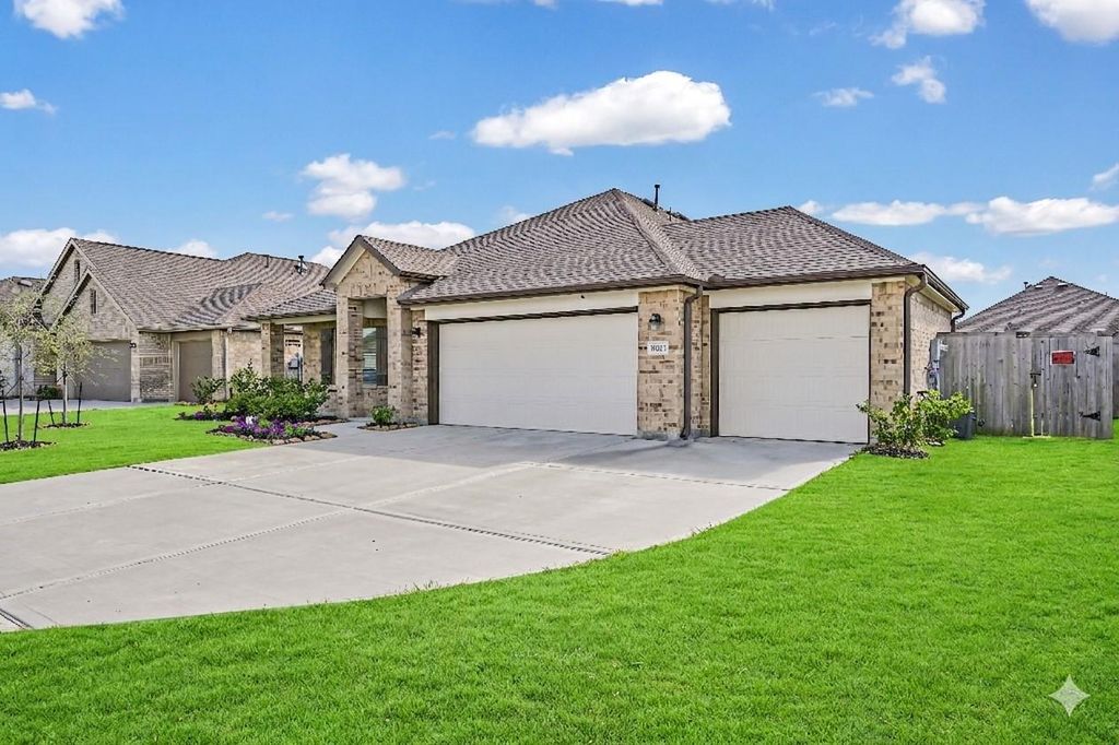 Photo of 9623 Sterling Arbor Drive, Baytown, TX 77521 (MLS # 26574436)