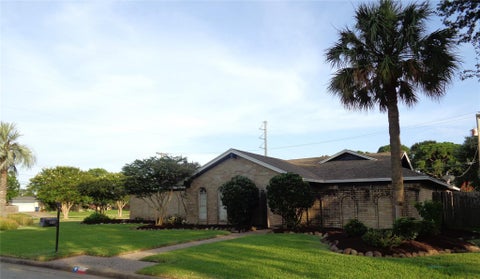 Photo of 1401 22nd Avenue N, Texas City, TX 77590 (MLS # 10189332)