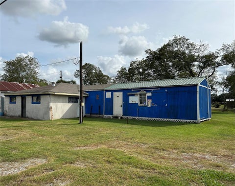 Photo of 908 Main Street, Anahuac, TX 77514 (MLS # 81755955)