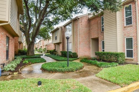 Photo of 939 Memorial Village Drive #38, Houston, TX 77024 (MLS # 89568822)