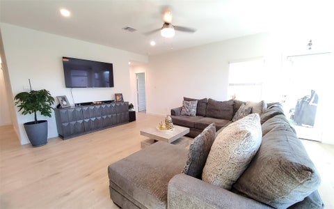 Tiny photo for 31731 Hallington Hill Lane, Fulshear, TX 77441 (MLS # 93083006)