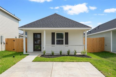 Photo of 16462 Valerie Marie Place Pl, Conroe, TX 77306 (MLS # 71554517) Photo of 16462 Valerie Marie Place Pl, Conroe, TX 77306 (MLS # 71554517)