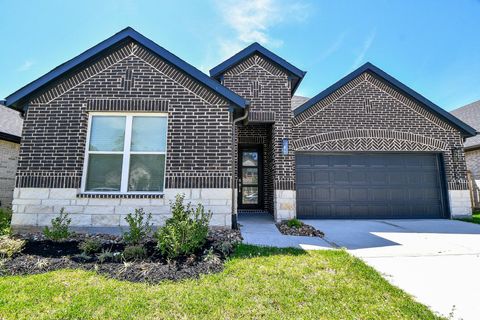Homes For Sale - 215 Springfield Terrace Court<br/> Conroe, TX 77304