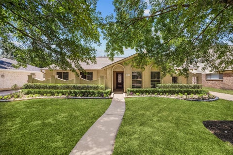Photo of 2811 Quincannon Lane, Houston, TX 77043 (MLS # 62947990)