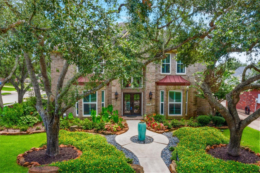 Photo of 1302 Birch Street, Pearland, TX 77581 (MLS # 69513529)