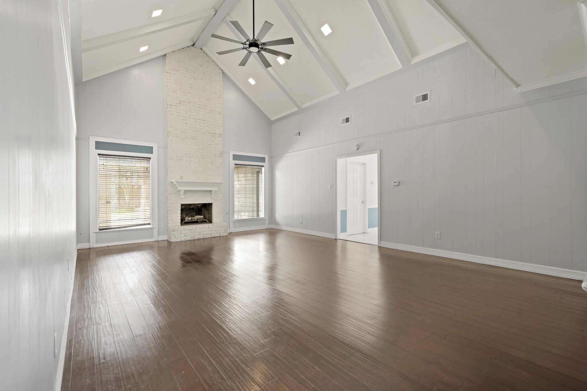 20003 Kingsland Boulevard