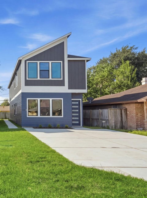 Multifamily For Sale - 11021 Melba Lane #A/B<br/> Houston, TX 77041