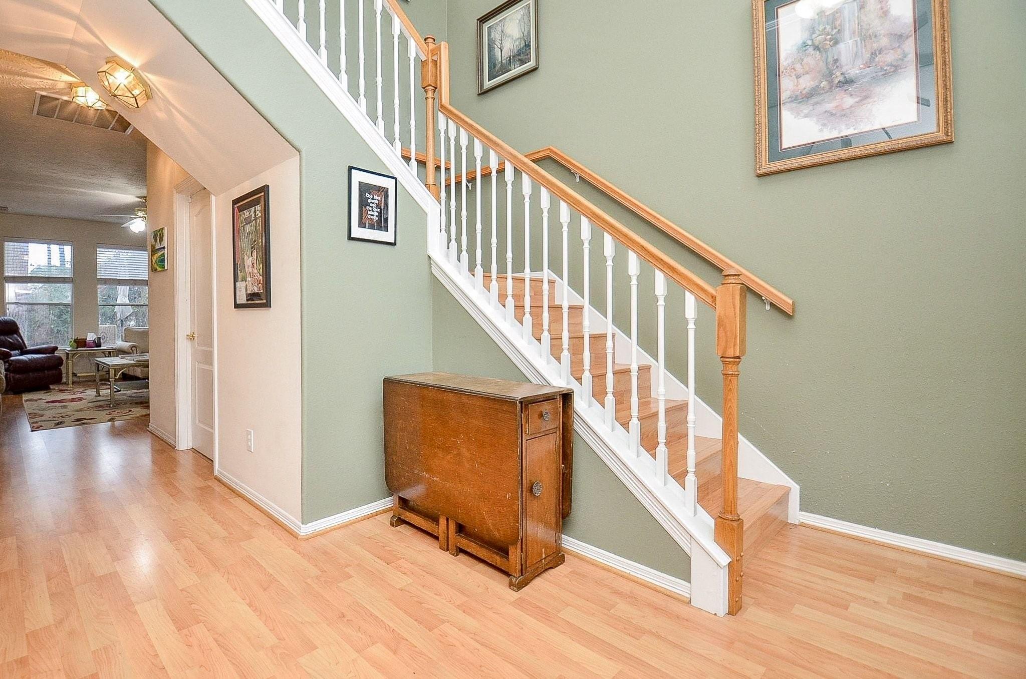 22 Woodbury Court