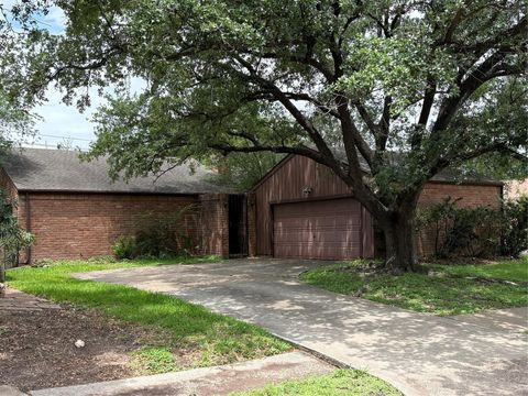 Photo of 2314 Gray Falls Drive, Houston, TX 77077 (MLS # 85357590)