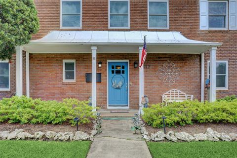 Photo of 3617 Murworth Drive, Houston, TX 77025 (MLS # 71678649)