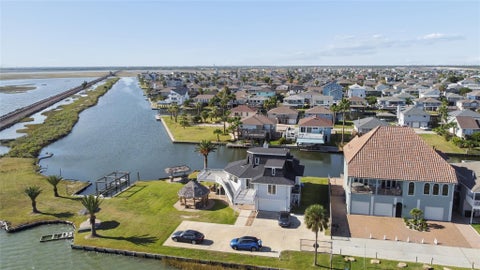 Photo of 1318 Blue Heron Street, Bayou Vista, TX 77563 (MLS # 55801975)
