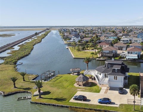 Photo of 1318 Blue Heron Street, Bayou Vista, TX 77563 (MLS # 55801975)