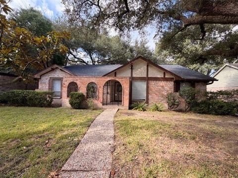 Photo of 2807 Kenross Street, Houston, TX 77043 (MLS # 17126693)