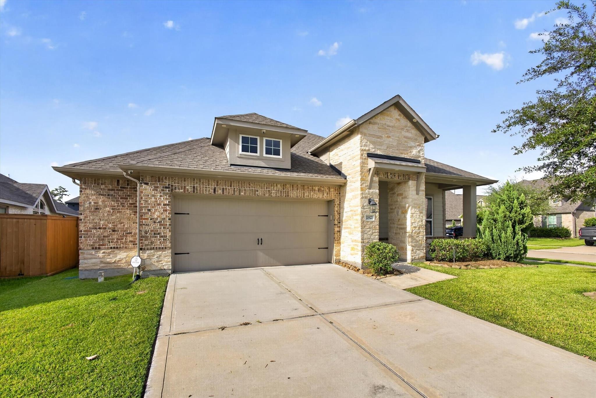 11927 Clearview Cove Drive